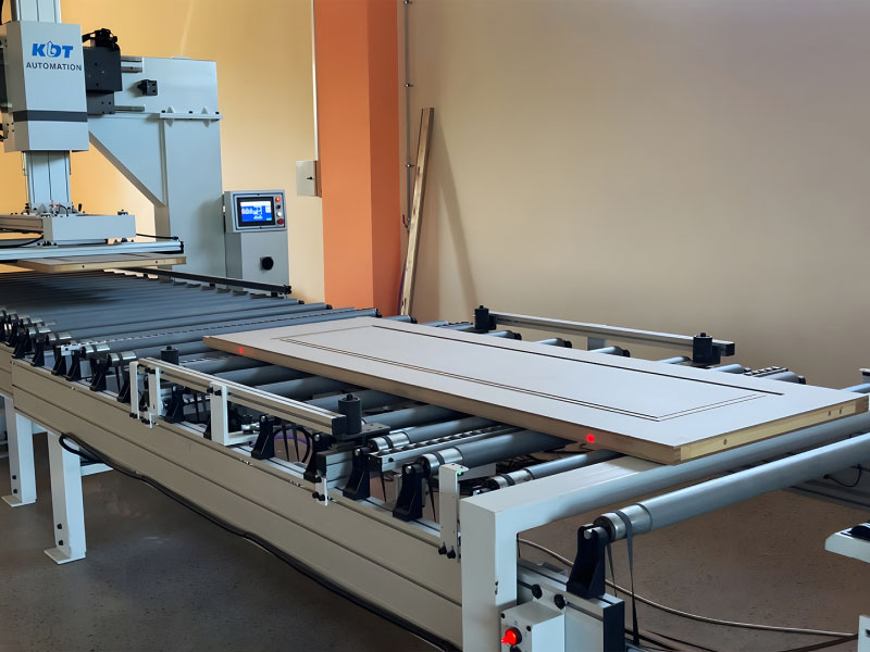 Automatizovaná linka založená na CNC štvorstrannej píle KHM-550B